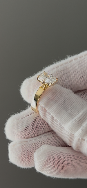 Elongated Cushion on a 3.5 mm band